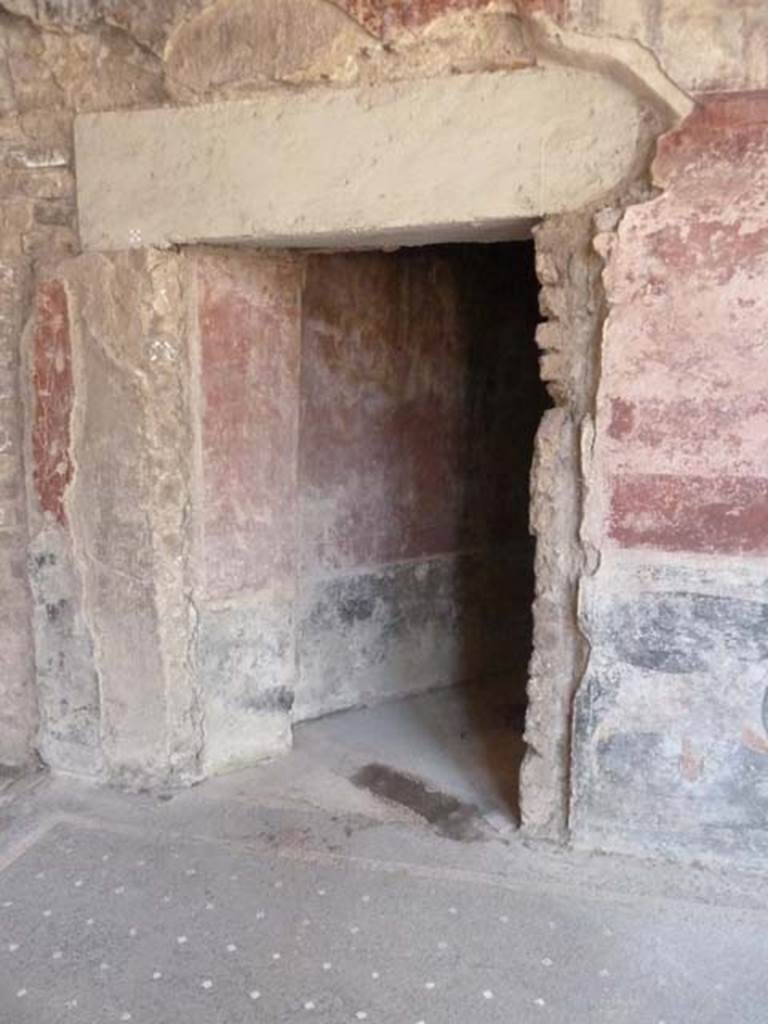 Villa San Marco, Stabiae, September 2015. 
Room 31, small corridor at west end of north wall of atrium.

