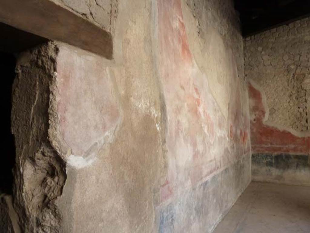 Villa San Marco, Stabiae, September 2015. Corridor 32, looking west along the south wall.