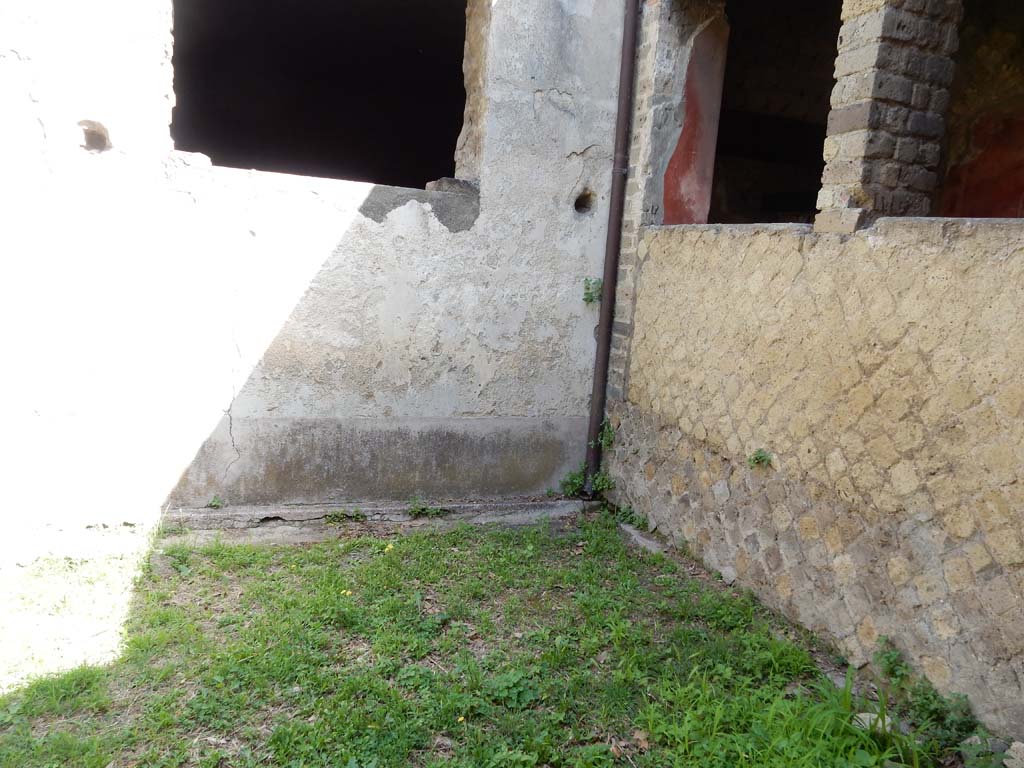Villa San Marco, Stabiae, June 2019. Room 19, looking towards window in north wall in north-east corner, with gutter beneath. 
Photo courtesy of Buzz Ferebee
