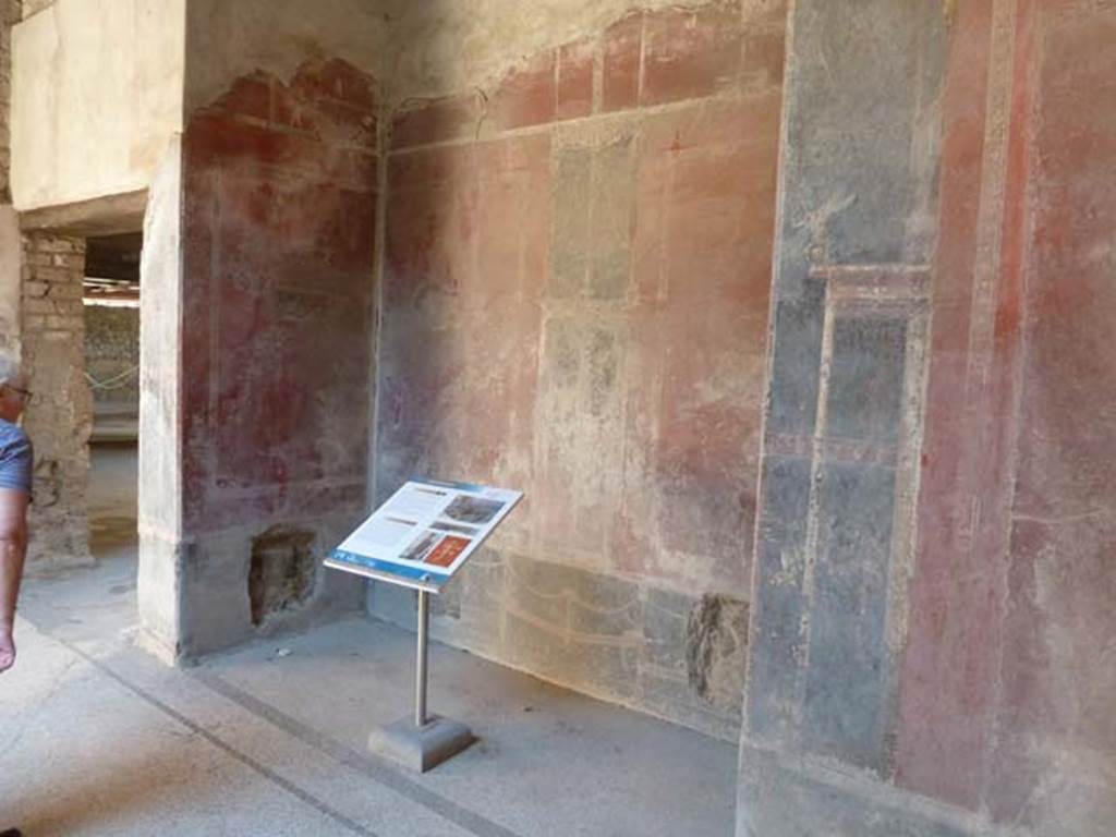 Villa San Marco, Stabiae, September 2015. Room 25, alcove in centre of east wall.