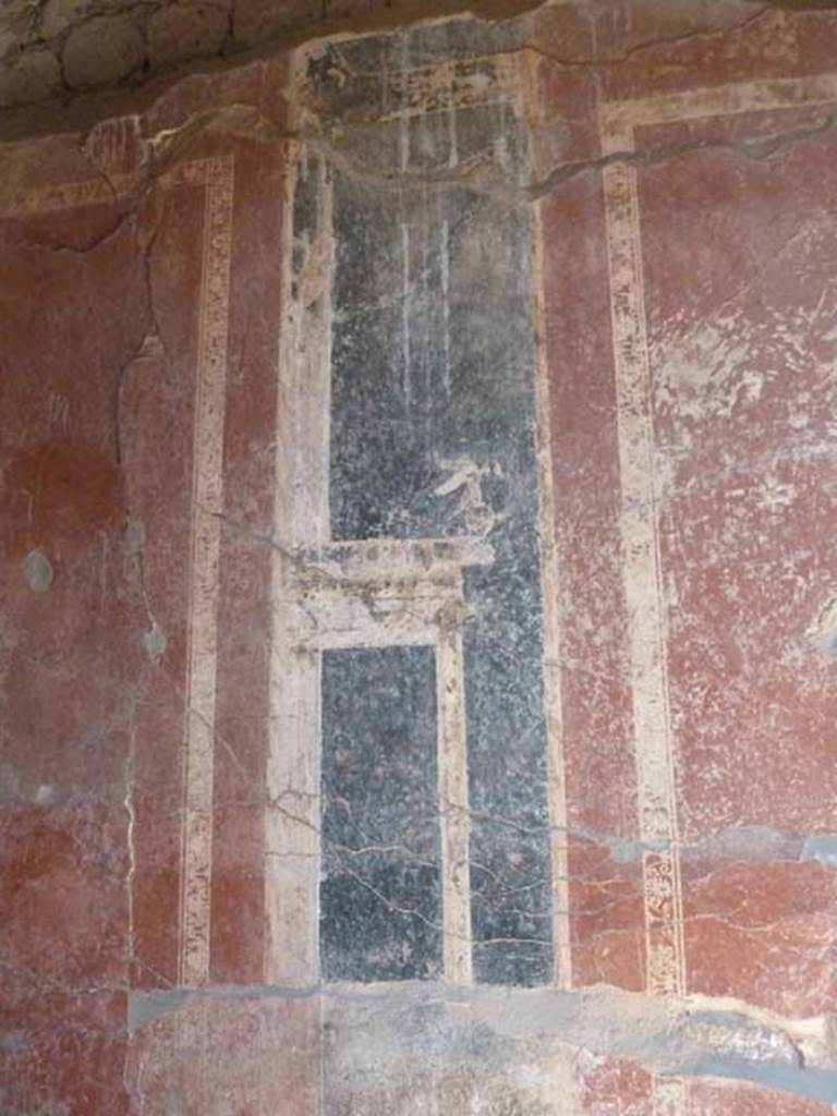 Villa San Marco, Stabiae, September 2015. Room 25, painted decoration from west end of north wall.