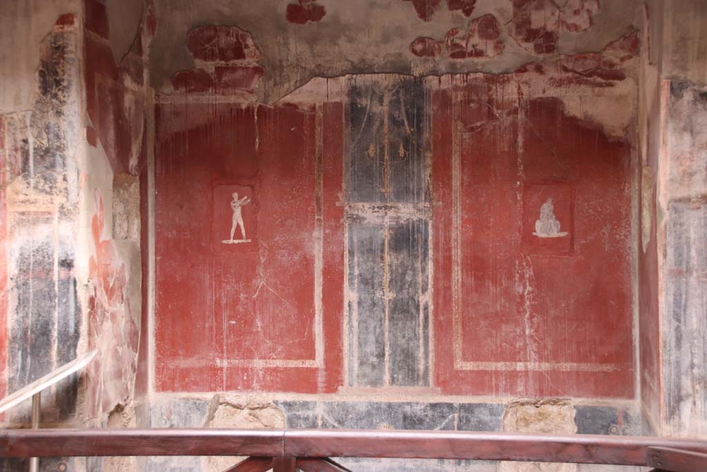 Villa San Marco, Stabiae, October 2020. Room 25, alcove/recess in west wall. Photo courtesy of Klaus Heese.