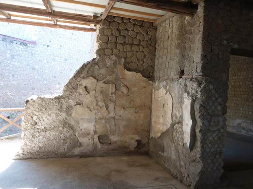 Villa San Marco, Stabiae, September 2015. Room 48, south wall, and south-west corner.