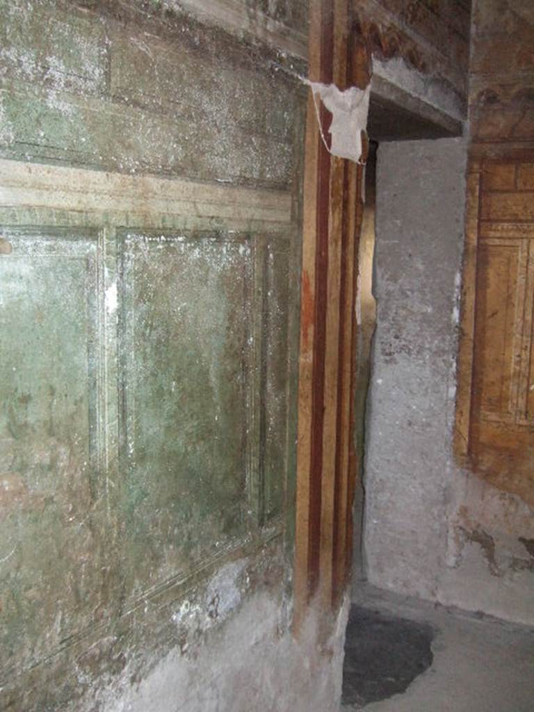 Villa of Mysteries, Pompeii. May 2010. Corridor F1, west wall. Looking north to room 64.