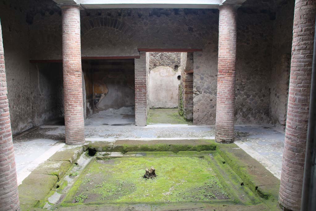 Villa of Mysteries, Pompeii. c.2015-2017.
Looking towards east side of room 62, with doorways to rooms 42 and 43. 
Photo courtesy of Giuseppe Ciaramella.

