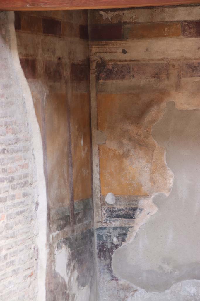 Villa of Mysteries, Pompeii. September 2021. 
Room 42, detail of painted decoration from upper north-east corner. Photo courtesy of Klaus Heese.
