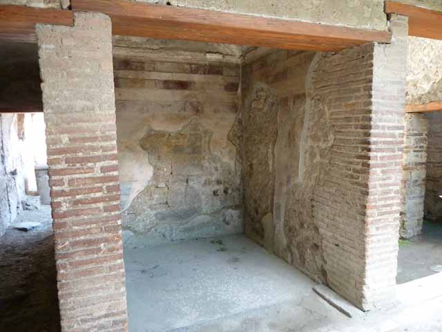 Villa of Mysteries, Pompeii. May 2010. Room 42, white mosaic floor.