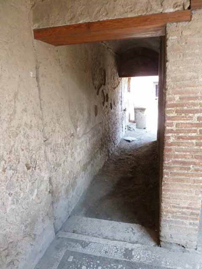 Villa of Mysteries, Pompeii. May 2010. Corridor leading to kitchen area, on north side of room 42. Looking east.