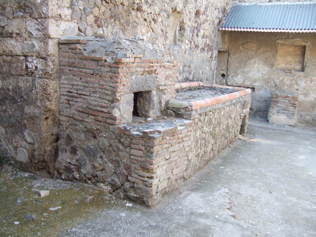Villa of Mysteries, Pompeii. October 2001. Room 61, oven near south wall. Photo courtesy of Peter Woods.
