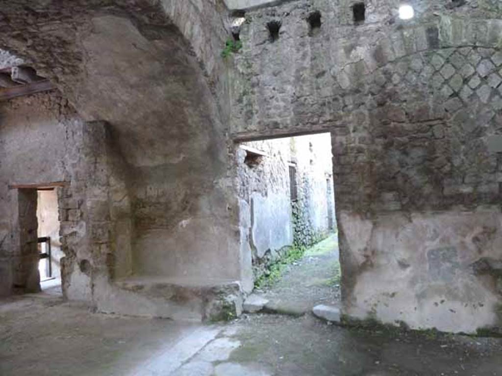 Villa of Mysteries, Pompeii. May 2010. Looking north across entrance and vestibule room 66, to corridor to servants’ lodgings.
