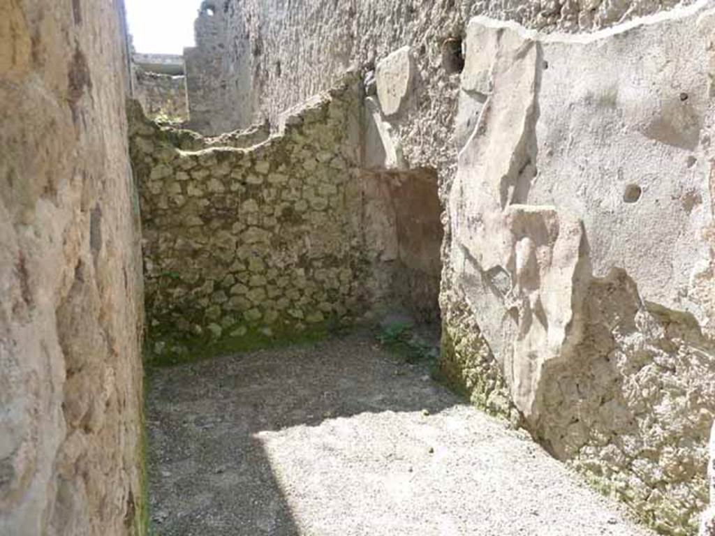 Villa of Mysteries, Pompeii. May 2010. Room 30, looking west from entrance.