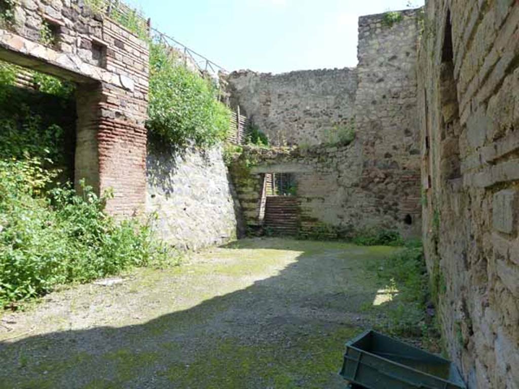 Villa of Mysteries, Pompeii. May 2010. Room 59. Looking south from doorway of room 35 to room 41.