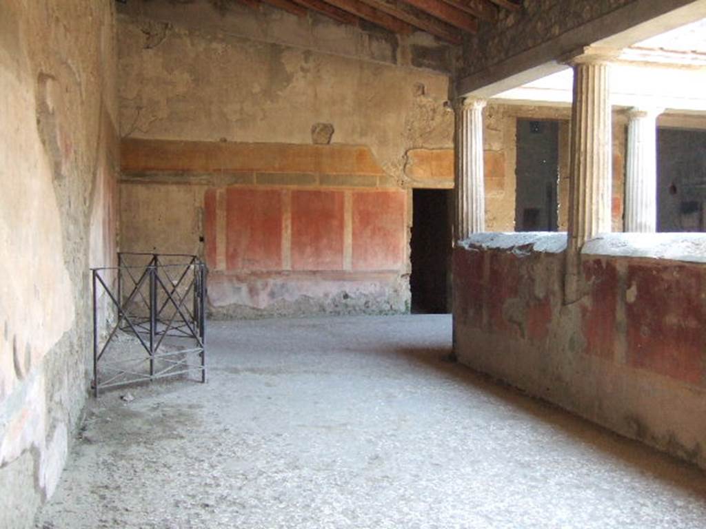 Villa of Mysteries, Pompeii. May 2006. Looking north along peristyle C from near room 33.