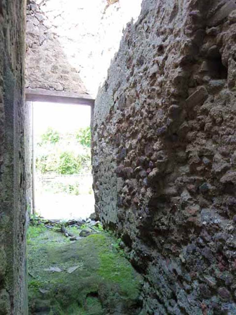 Villa of Mysteries, Pompeii. May 2010. Room 23. Area above the stairs down to the cryptoporticus. Looking north.