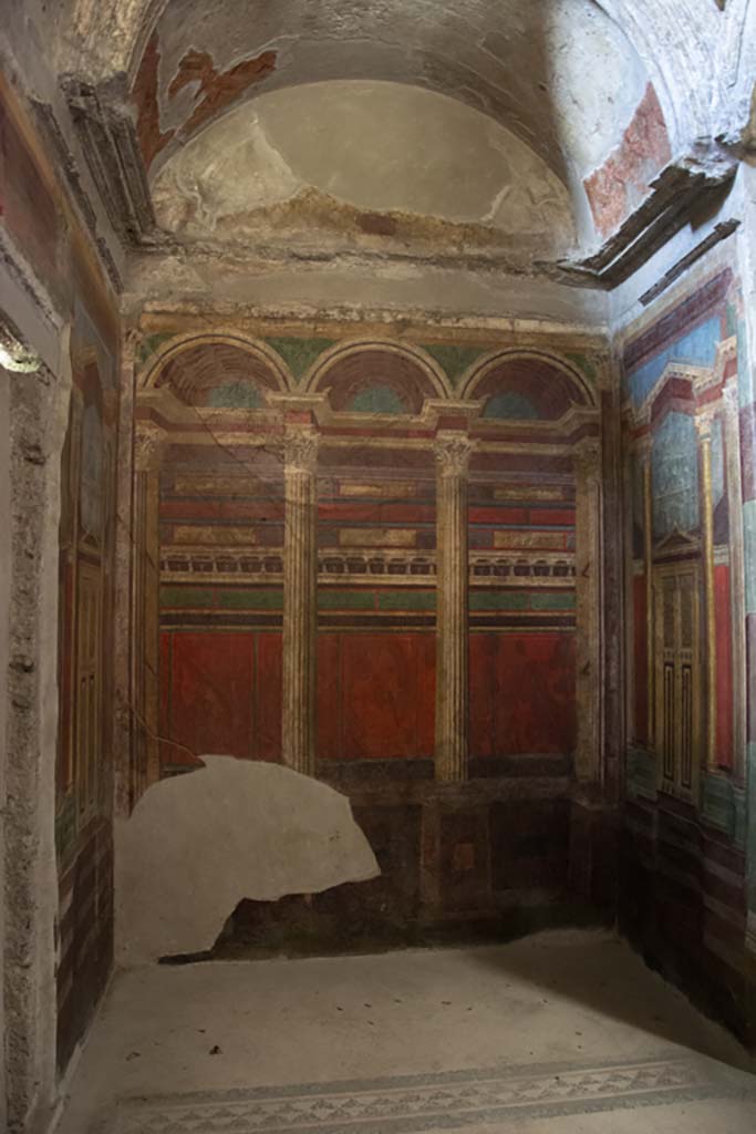 Villa of Mysteries, Pompeii. September 2017. Room 16, bed recess near east wall.
Foto Annette Haug, ERC Grant 681269 DÉCOR.
