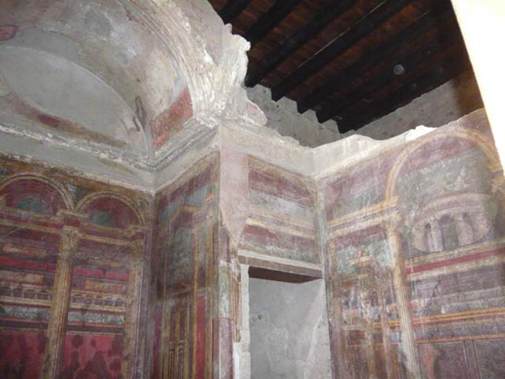 Villa of Mysteries, Pompeii. May 2012. Room 16, detail from upper south-east corner. 
Photo courtesy of Buzz Ferebee.
