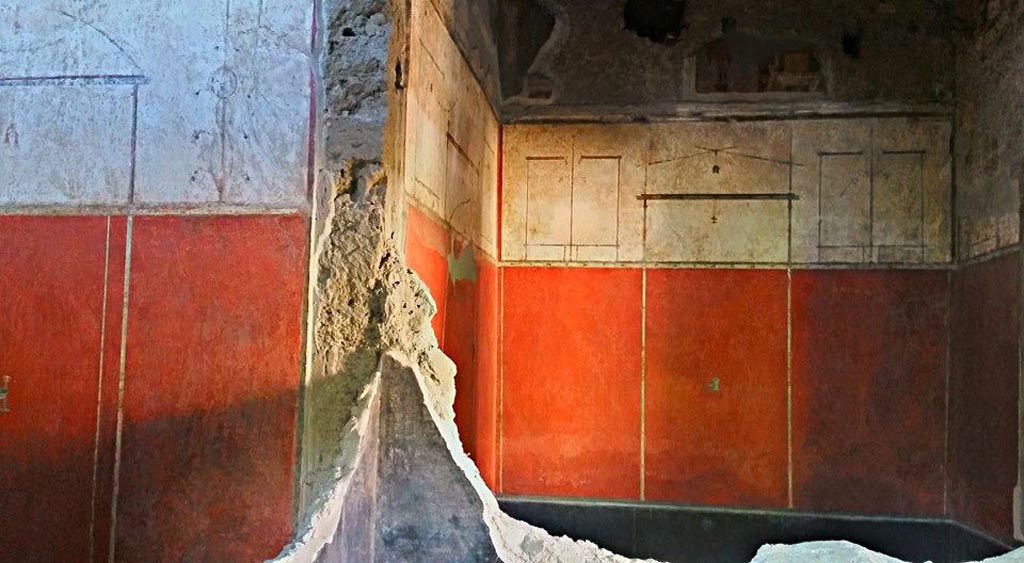 Villa of Mysteries, Pompeii. 2015/2016.
Looking south from passage 13 towards room 14, on left, and room 11, on right. Photo courtesy of Giuseppe Ciaramella.
