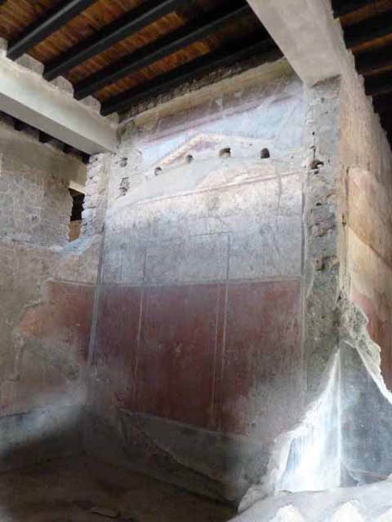 Villa of Mysteries, Pompeii. May 2010. Room 14, cubiculum on east side of passage 13. South wall.