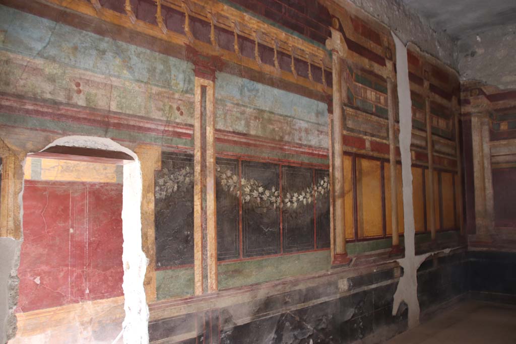 Villa of Mysteries, Pompeii. May 2015. Room 6, south-west corner, with doorway into corridor F1. Photo courtesy of Buzz Ferebee.

