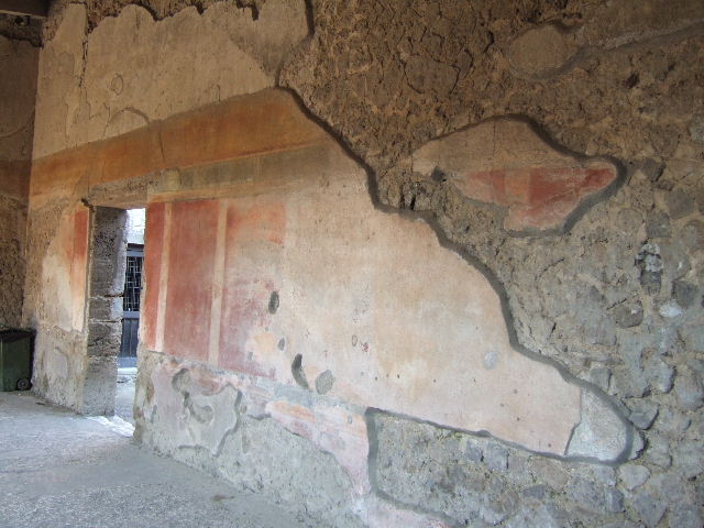Villa of Mysteries, Pompeii. May 2006. Peristyle B, south wall, looking south-east towards doorway to kitchen courtyard. 