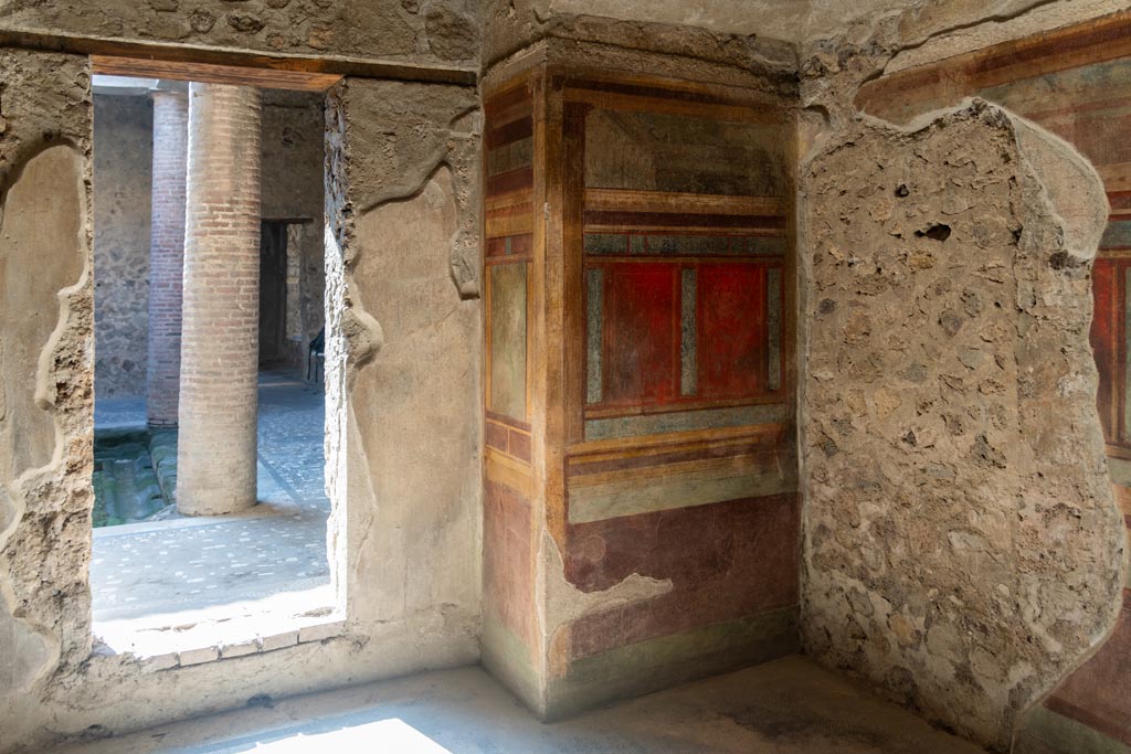 Villa of Mysteries, Pompeii. May 2010. Room 8, west wall in doorway.