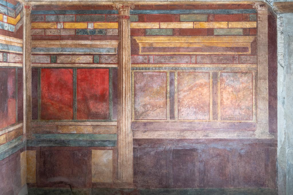 Villa of Mysteries, Pompeii. May 2006. Room 8, mosaic floor. 