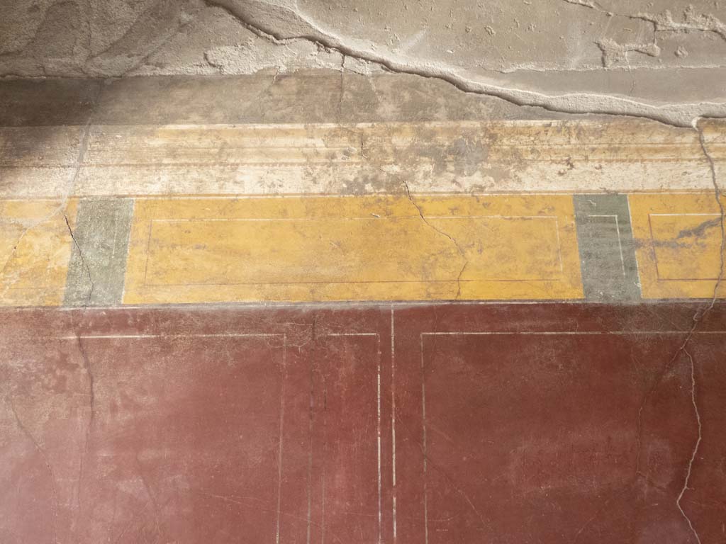 Villa of Mysteries, Pompeii. September 2017. Corridor F1, detail from upper west wall. 
Foto Annette Haug, ERC Grant 681269 DÉCOR.


