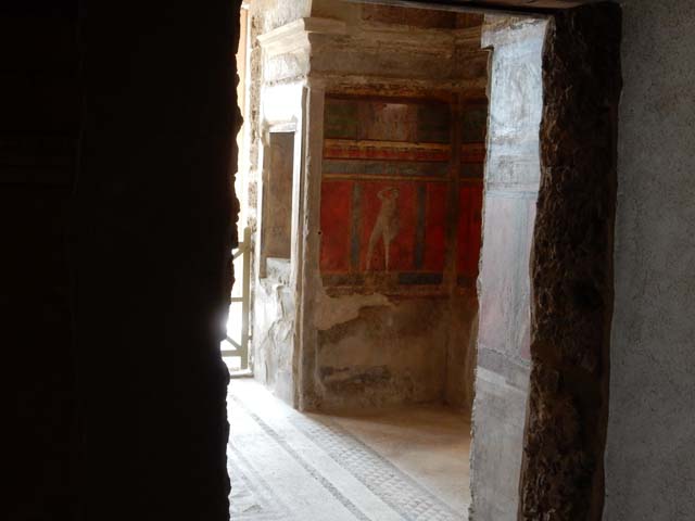Pompeii. Villa of Mysteries. May 2015. Room 4, looking towards north-west corner, with doorway to tablinum, room 2, on right. 
