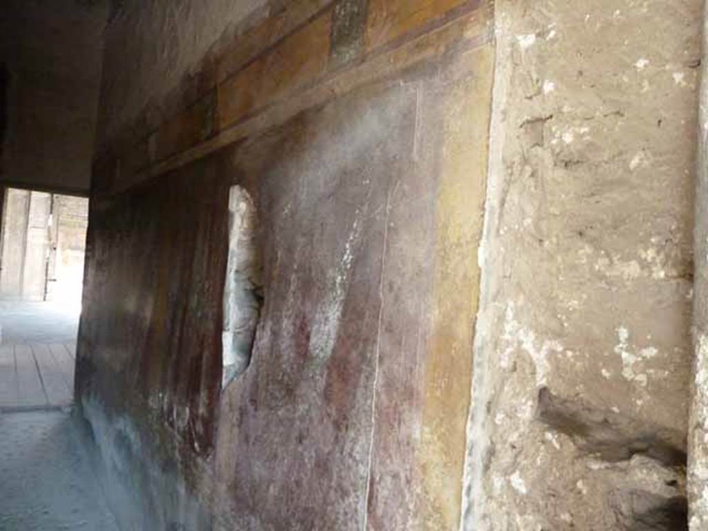 Villa of Mysteries, Pompeii. May 2010. Corridor F3, south wall looking east to room 64, atrium.