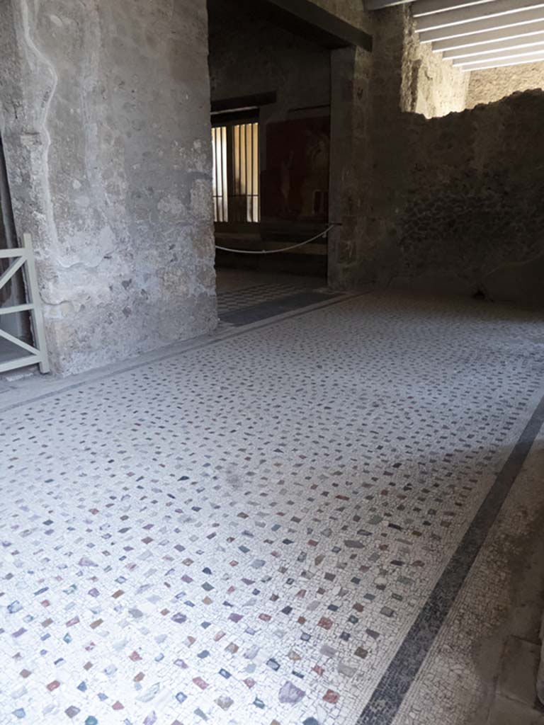 Villa of Mysteries, Pompeii. September 2017. Room 4, detail of recess in north-west corner.
Foto Annette Haug, ERC Grant 681269 DÉCOR.
