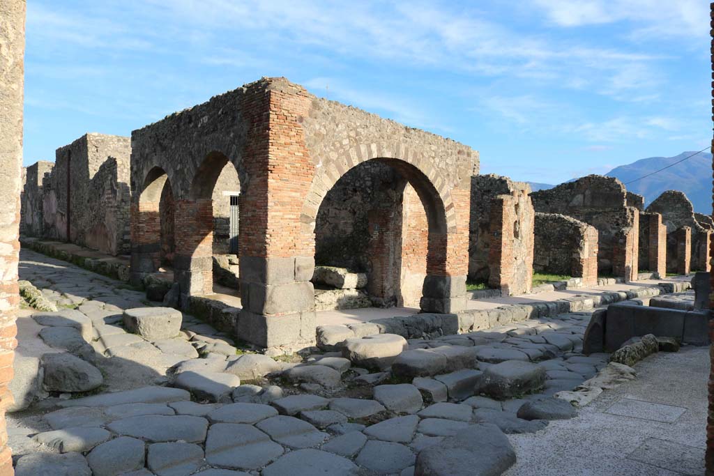 Via Stabiana, Pompeii, on right. December 2018. 
Looking east from junction with unnamed vicolo between IX.3 and IX.2. Photo courtesy of Aude Durand.
