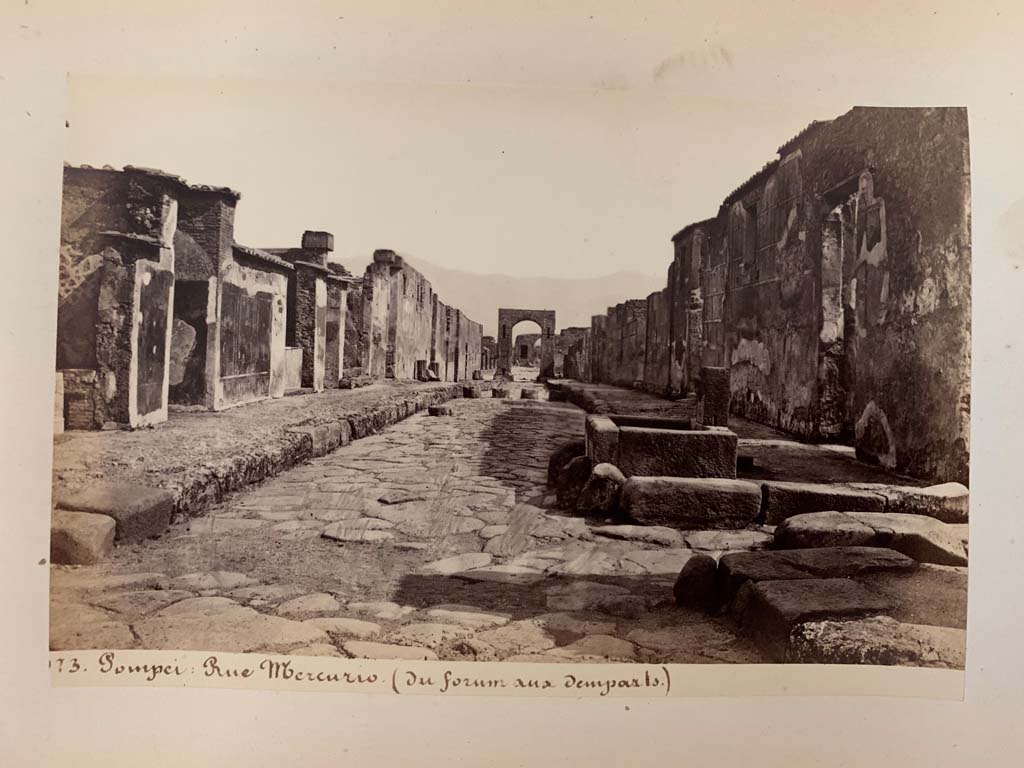 Via di Mercurio, Pompeii. Photograph by M. Amodio, from an album dated April 1878.
Looking south from crossroads with Vicolo di Mercurio. Photo courtesy of Rick Bauer.
