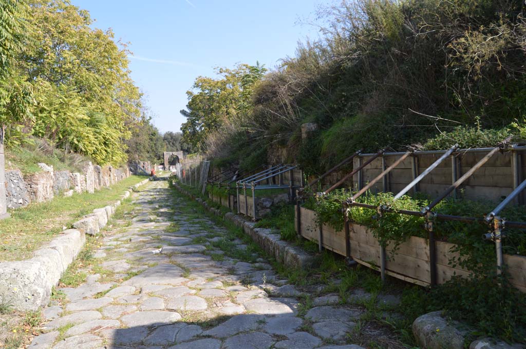 Via di Nola, Pompeii. October 2017. Looking east between IV.3, on left, and III.9, on right, from unexcavated roadway. 
Foto Taylor Lauritsen, ERC Grant 681269 DÉCOR.
