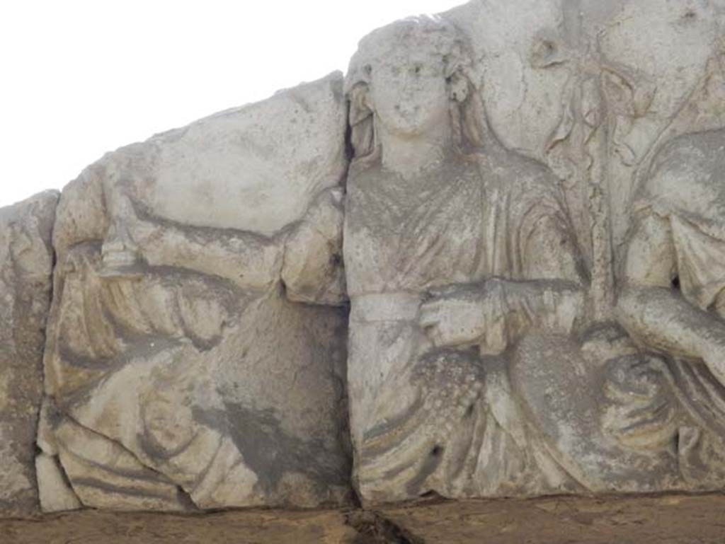 Tempio dionisiaco in località Sant’Abbondio di Pompei. May 2018. Relief of Dionysus at temple.
Photo courtesy of Buzz Ferebee.

