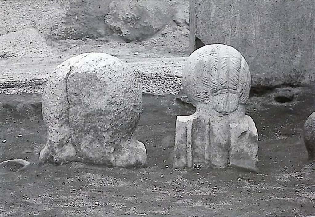 FPNF Pompeii. FPNF Pompeii. Rear views of inscribed male and female marble columella. 
Photograph © Parco Archeologico di Pompei.

