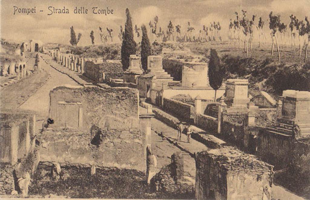 HGE40 Pompeii. Old postcard. The rear of the tomb is in the bottom centre. Photo courtesy of Drew Baker.