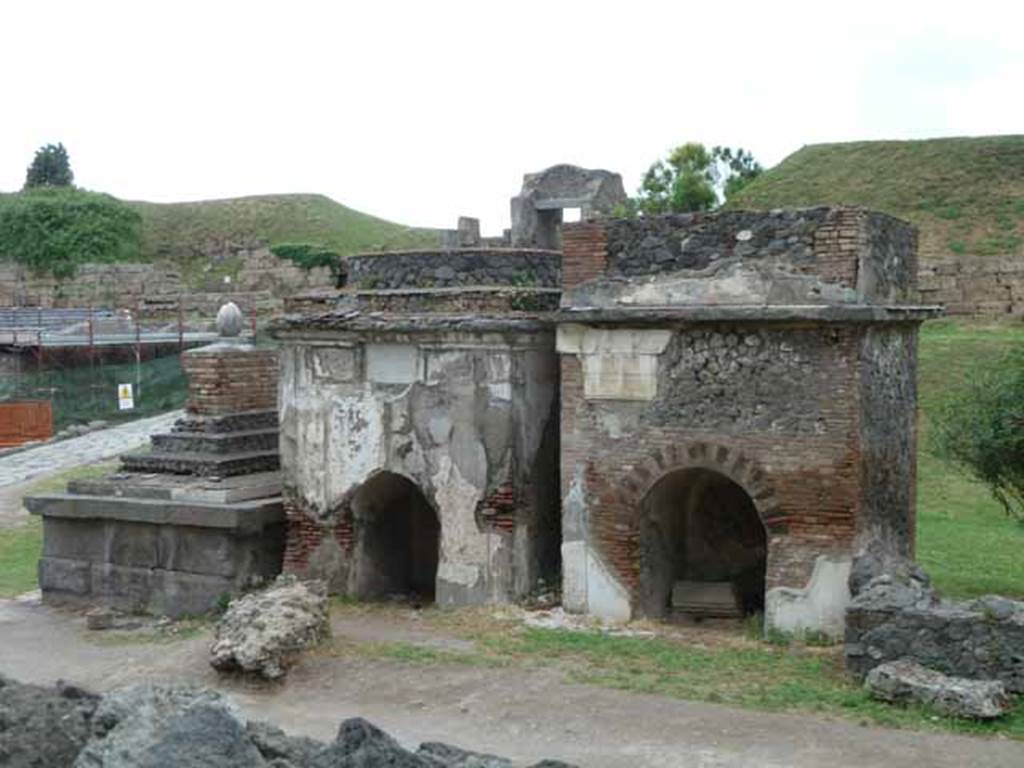 Pompeii Porta Nocera. Via delle Tombe, looking north to EN2, 4, 6 and 8. May 2010.
