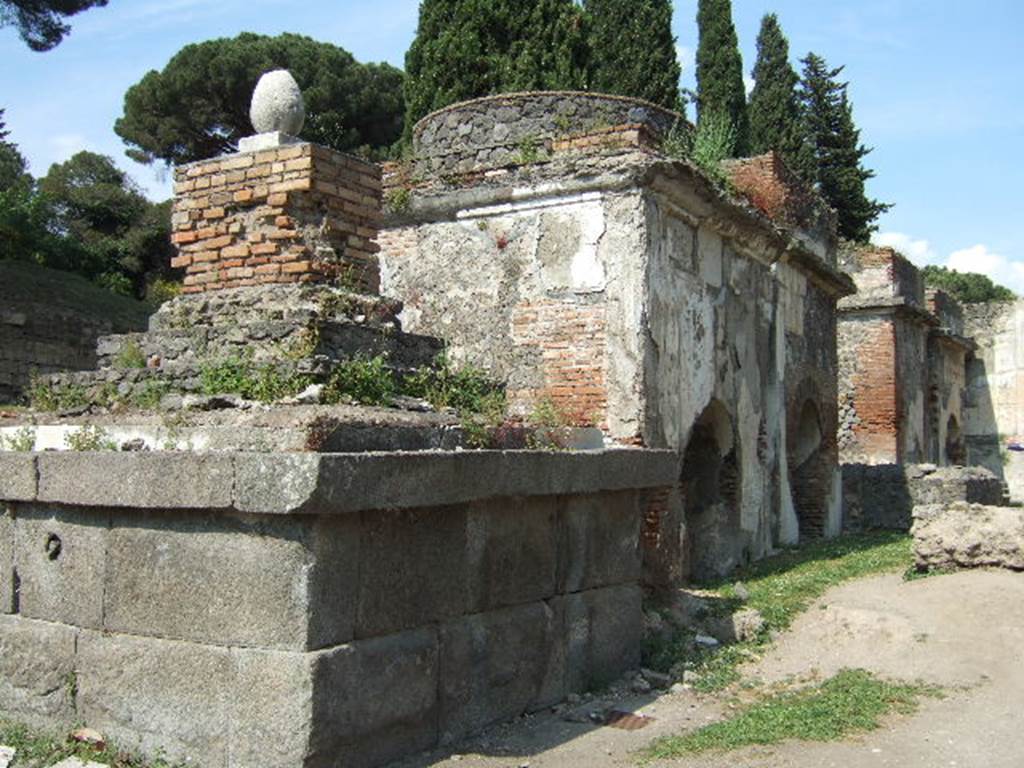 Pompeii Porta Nocera. May 2006. Tombs 2EN, 4EN, 6EN and 8EN on north-east side of Via delle Tombe.