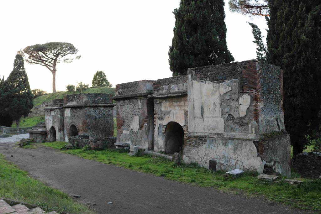 Pompeii Porta Nocera. December 2018. 
Looking north-west along Via delle Tombe from near tomb 14EN, on right. Photo courtesy of Aude Durand.
