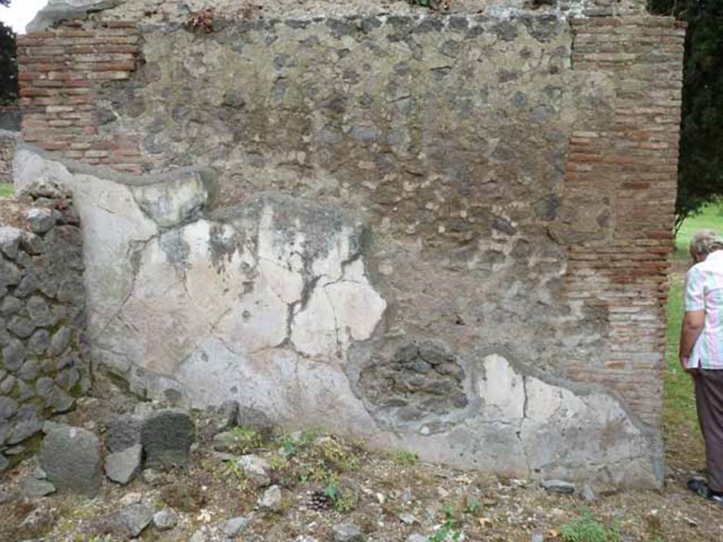 Pompeii Porta Nocera. May 2010. Tomb 16EN south-west corner, but east wall of tomb 14EN. 