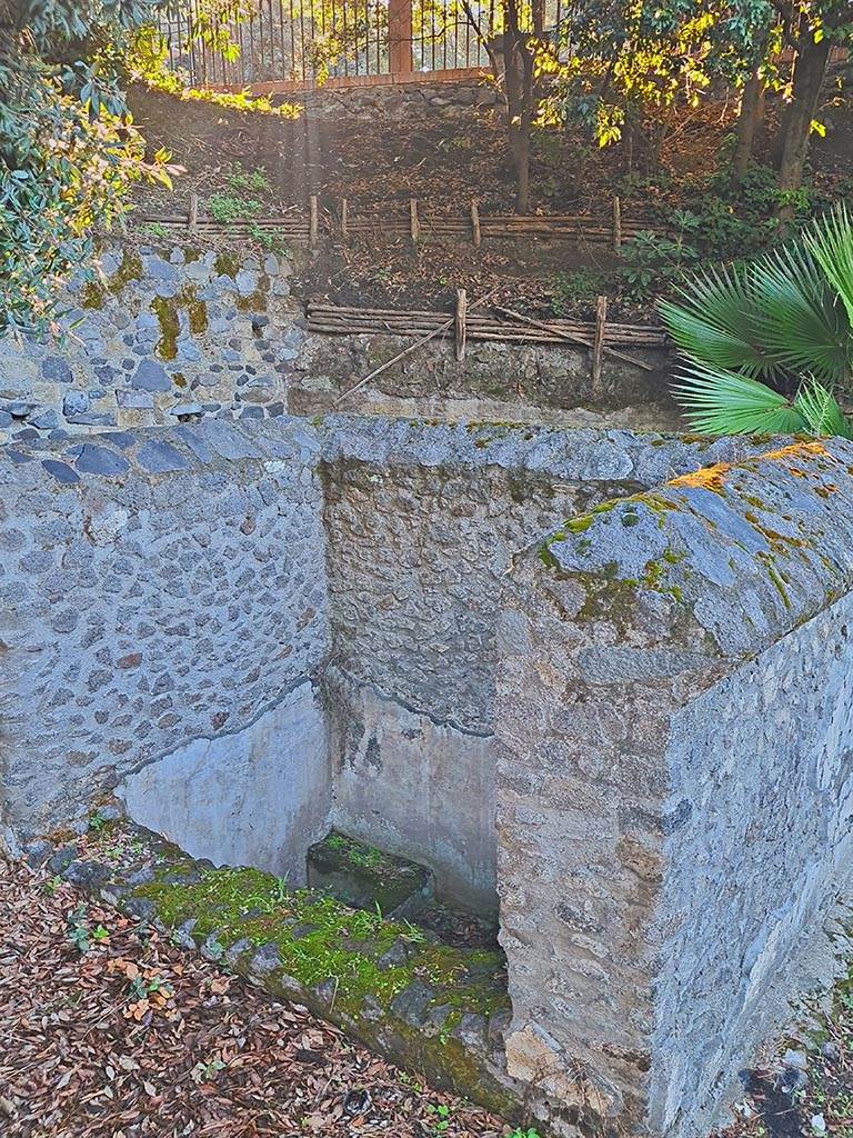 Pompeii Porta Nocera. October 2024. Tomb 42EN, north side. Photo courtesy of Giuseppe Ciaramella.