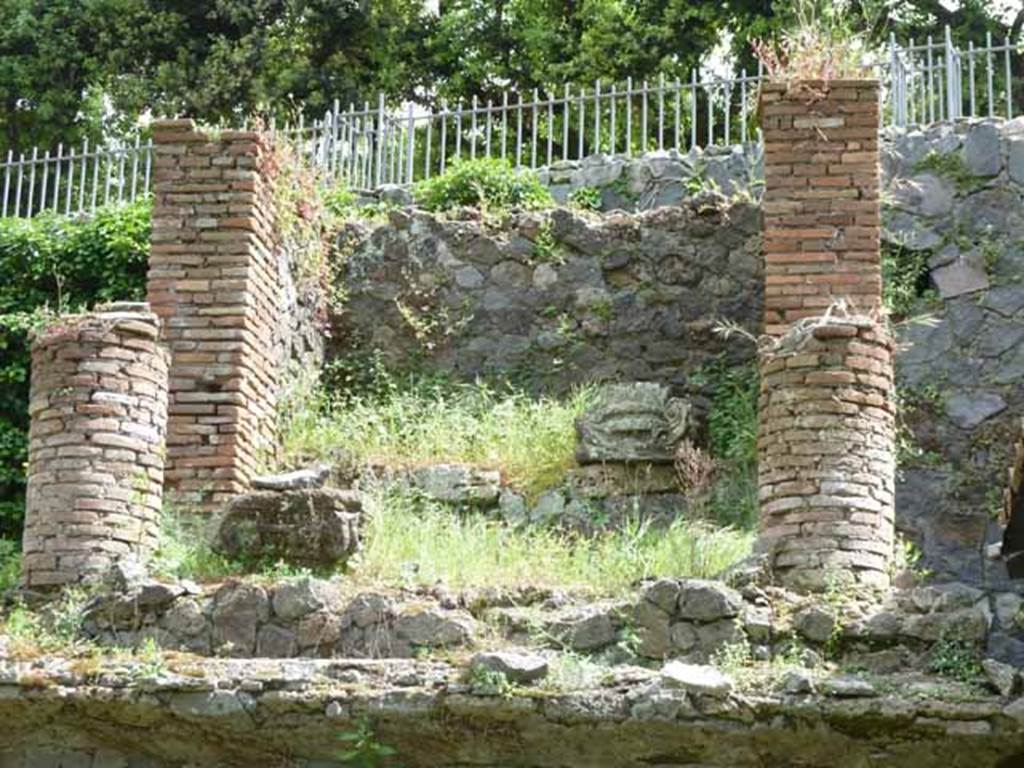 Pompeii Porta Nocera. Tomb 29OS. May 2010. Aedicula on top of podium. 