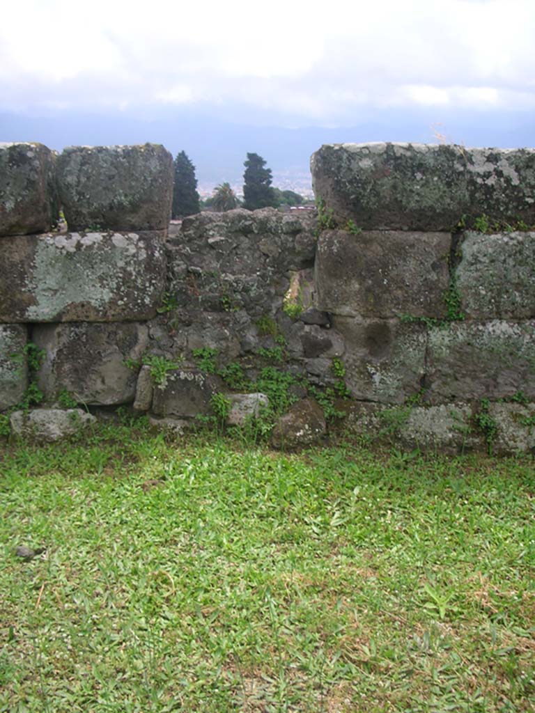 City Wall on west side of Tower X, Pompeii. May 2010. Detail, looking south. Photo courtesy of Ivo van der Graaff