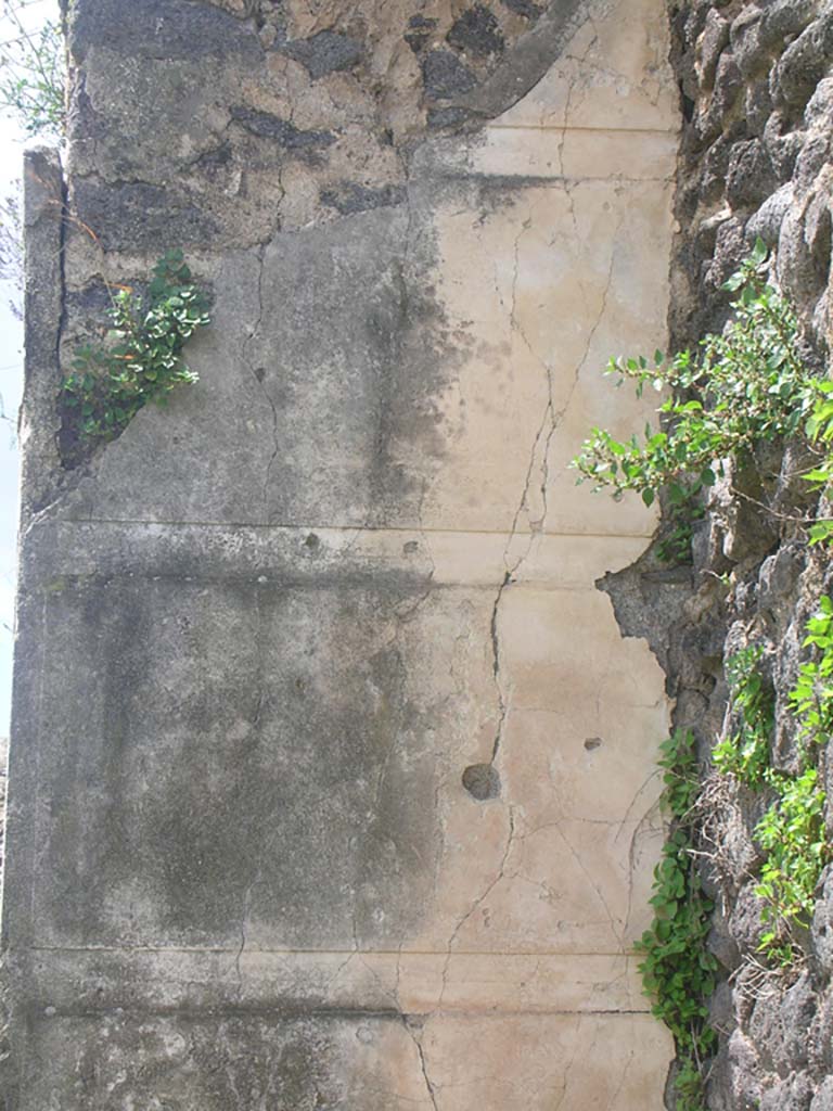 Tower X, Pompeii. May 2010. 
Detail of remaining white painted plaster on east side of tower. Photo courtesy of Ivo van der Graaff.
