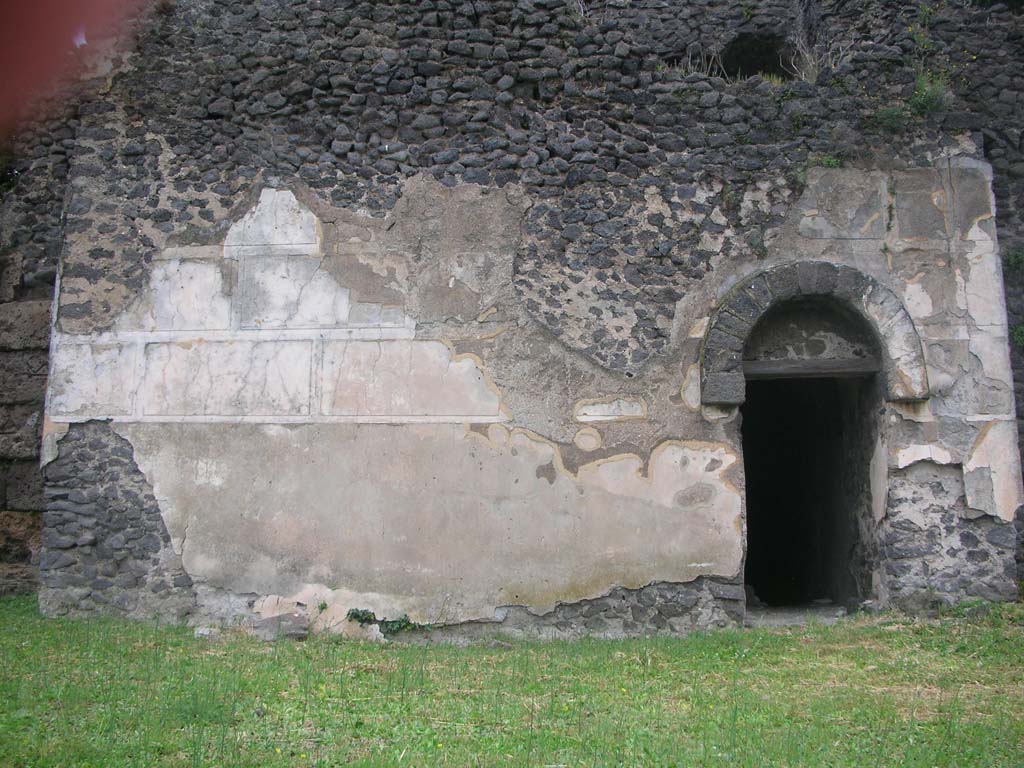 Tower X, Pompeii. May 2010. Detail from south side of Tower. Photo courtesy of Ivo van der Graaff.