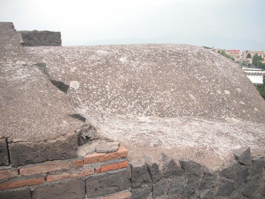 Tower V, Pompeii. May 2011. Detail of upper vaulted roof. Photo courtesy of Ivo van der Graaff.
