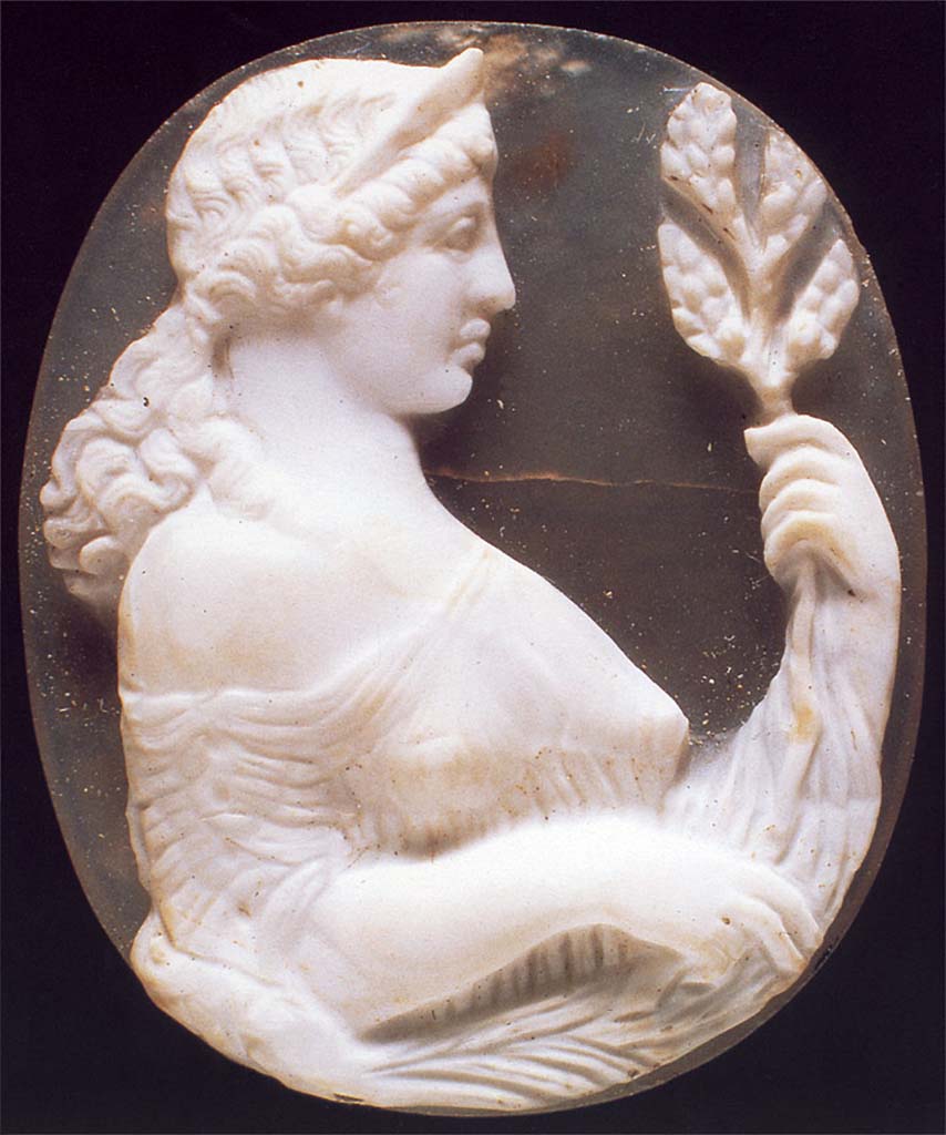 Gragnano, Capella di San Marco. Villa di Anteros ed Heracleo. Villa del Fauno. 
Agate and onyx cameo depicting a woman, perhaps Venus, holding a leafy branch in her hands. 
Now in Naples Archaeological Museum. Inventory number 26775.
