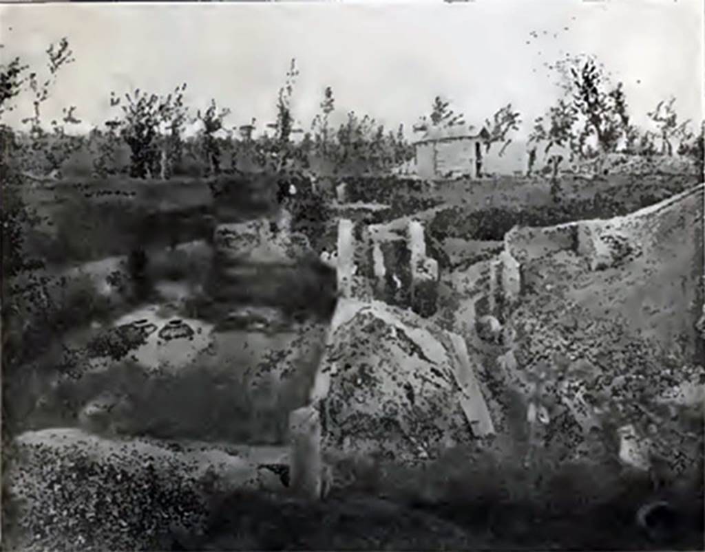 Villa rustica del fondo Ippolito Zurlo, Pompeii. 1897, Cella vinaria G, looking north from south portico. The four dolia in the cella vinaria can be seen on the left of centre. See Notizie degli Scavi di Antichità, 1897, p. 398-9, fig. 8.