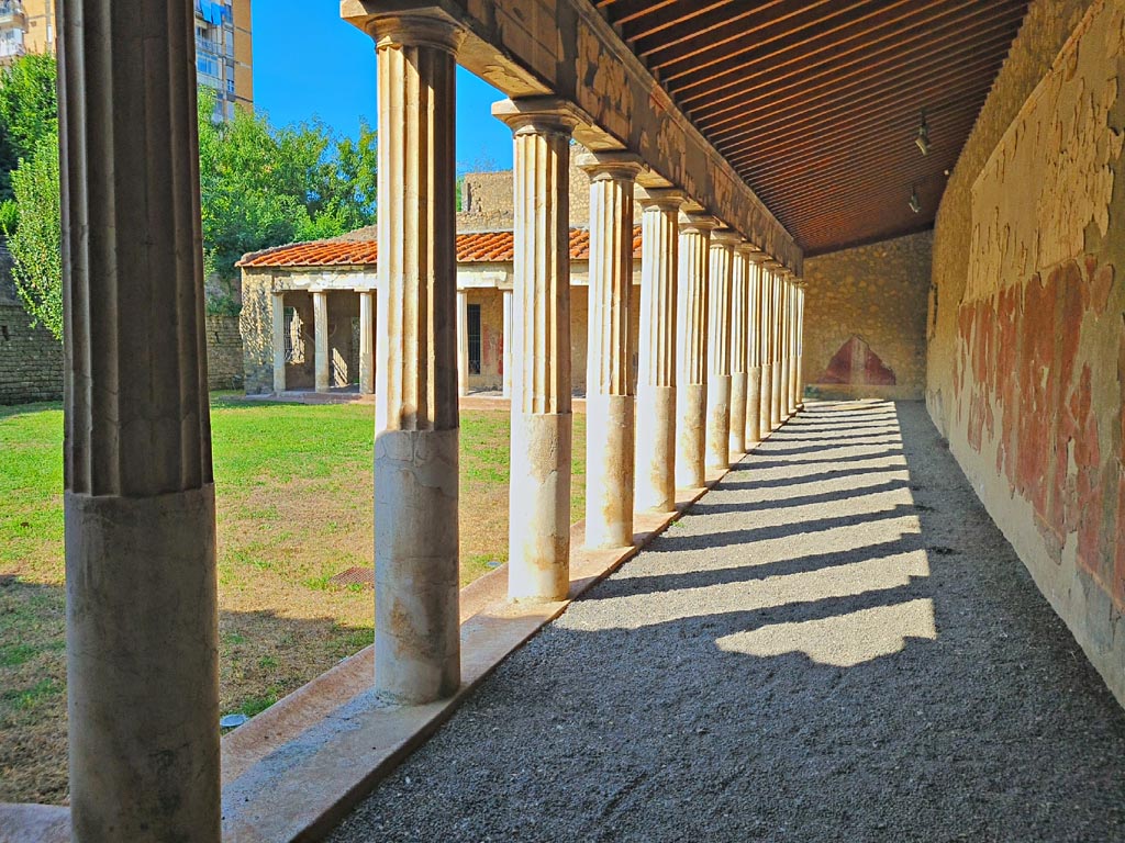 Oplontis Villa of Poppea, January 2023. 
Room 44, looking east towards amphorae and niche in east wall. Photo courtesy of Miriam Colomer.
