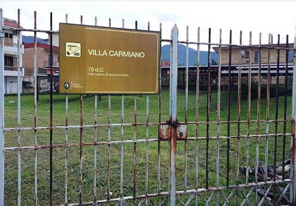 Gragnano, Villa rustica in Località Carmiano, Villa A. 2013. Modern entrance gate on north-west corner.